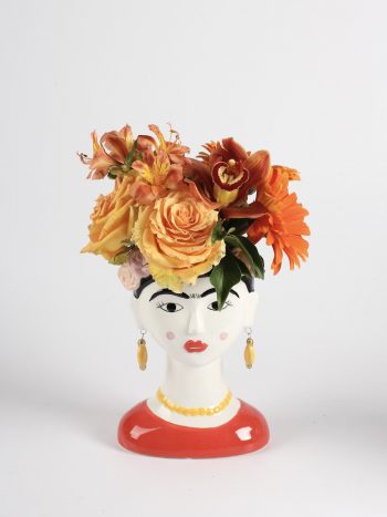 frida kahlo doll rossa h 23 cm + fiori freschi toni arancio