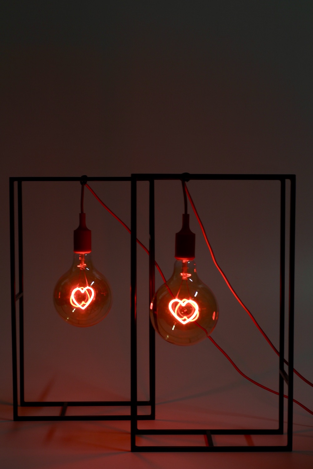 lampada love vintage bulb heart con struttura in metallo nera 35x60x15 - immagine 9